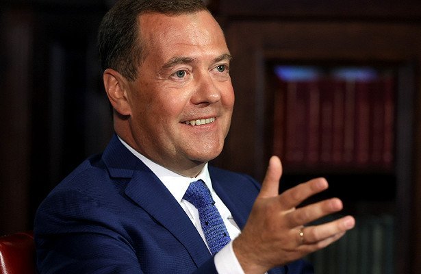 
Медведев уверен, что переход к гибкому графику рабочей недели не за горами&nbsp
