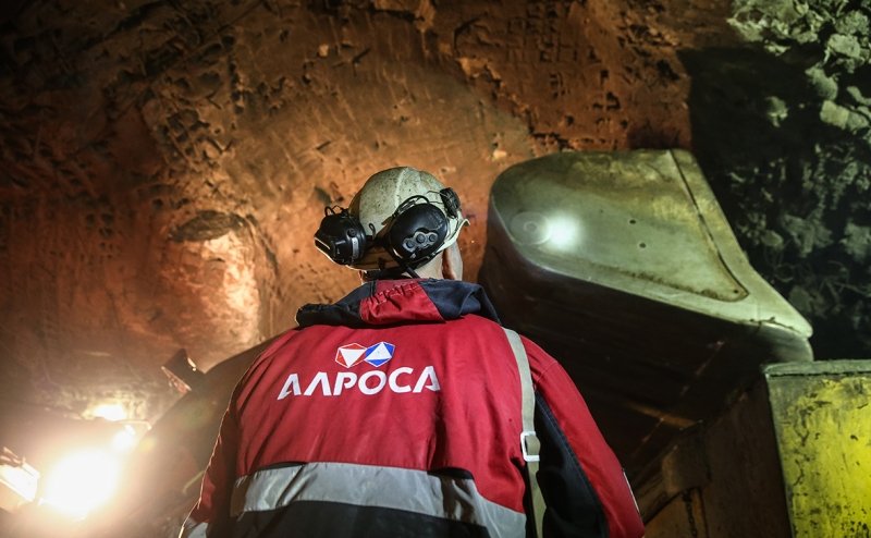 АЛРОСА остановила добычу на одном из рудников из-за вспышки коронавиру