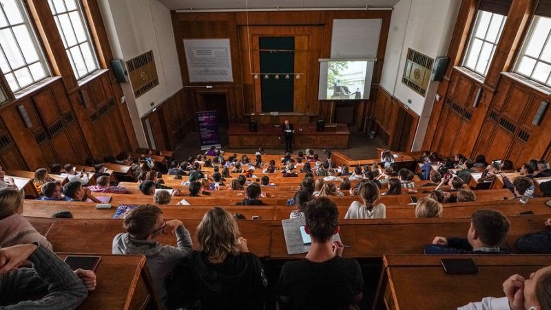 Гранит науки: как вузы последовали совету не повышать цены