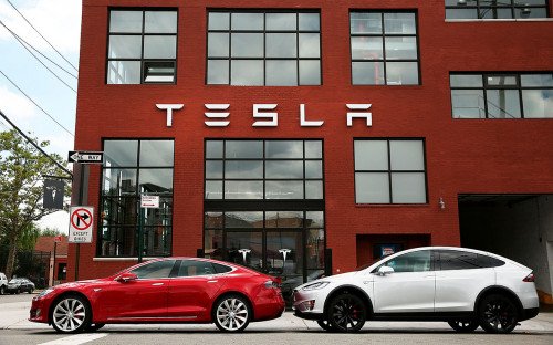 Tesla впервые отчиталась о четырех прибыльных кварталах подряд