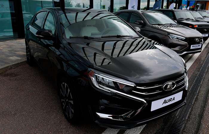 "АвтоВАЗ" объявил о начале продаж бизнес-седана Lada Aura