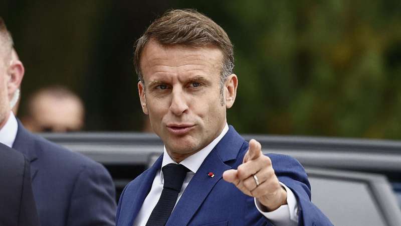 Макрон назовет имя нового кандидата на пост премьера Франции