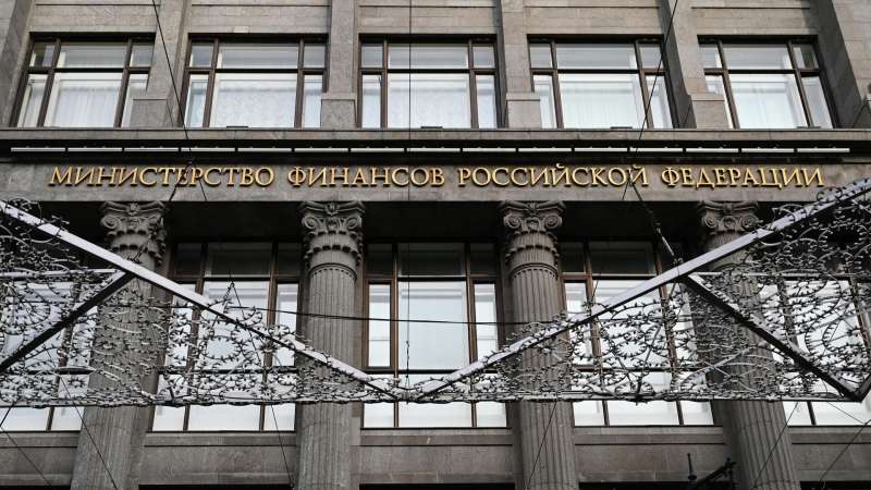 Минфин обсуждает со страховщиками работу по долевому страхованию жизни