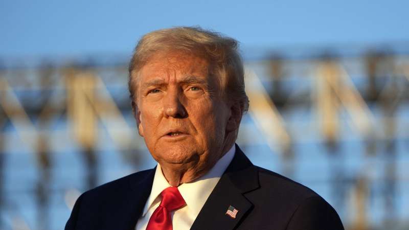 Трамп ушел от ответа на вопрос о сокращении помощи Украине