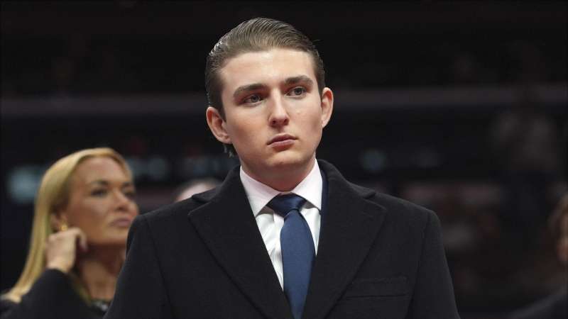 Младший сын Трампа помогал отцу в ходе предвыборной кампании