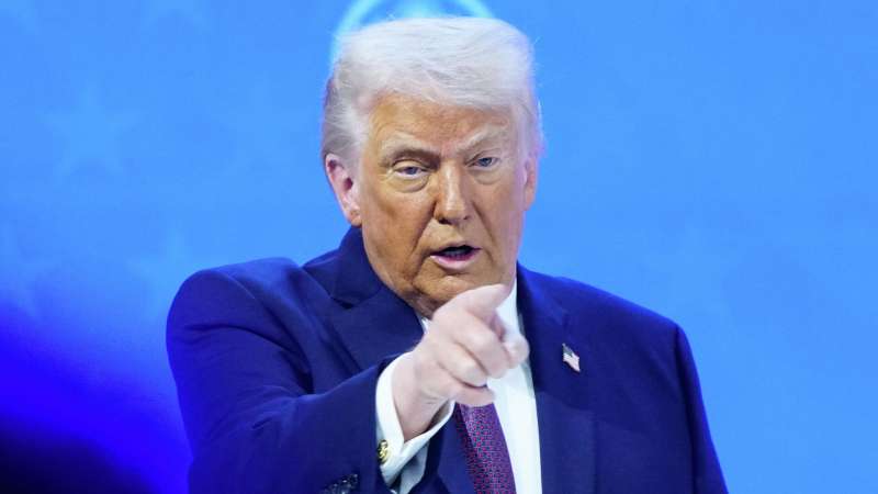 Трамп предложил приравнять ложные соцопросы к преступлениям